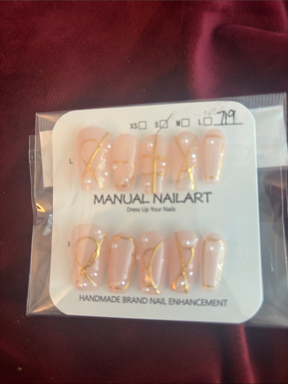 Gold Accent Nude Press-On Nail Set - Manual Nailart